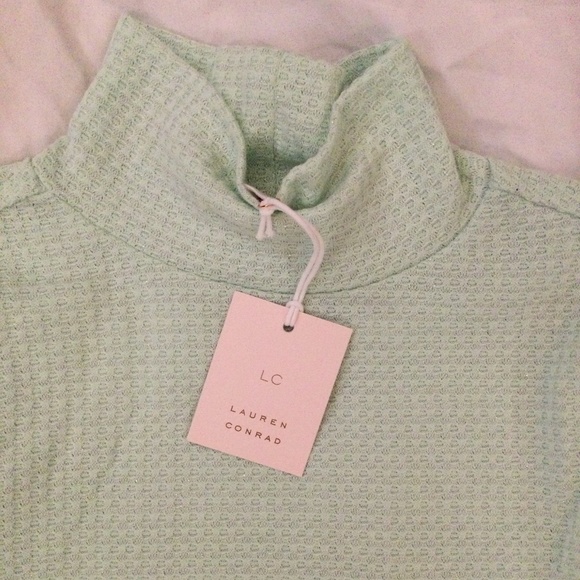 Lauren Conrad medium green waffle knit long sleeve - Picture 2 of 2
